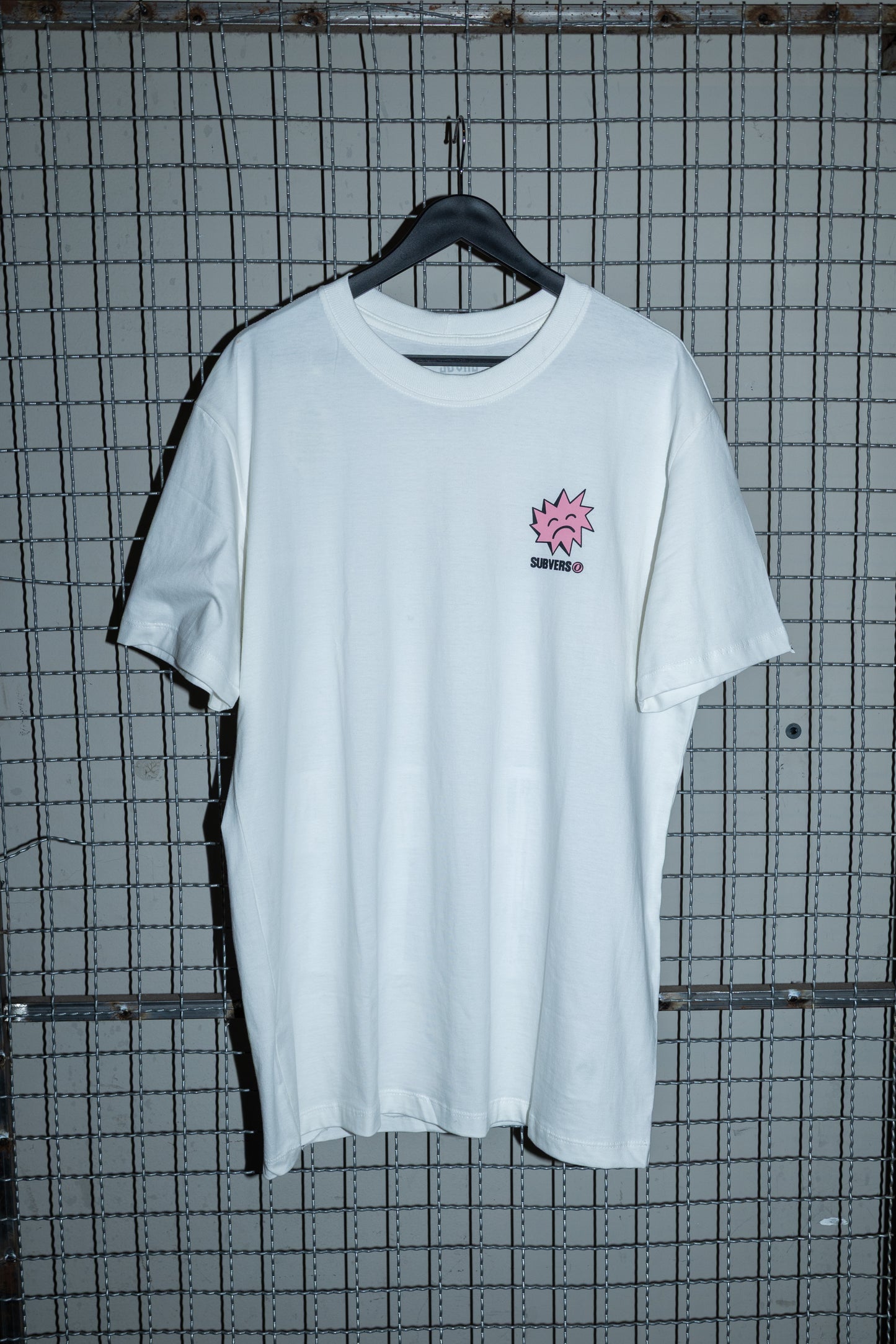 Camiseta Oversized Firma Branca SBVRS®️ x Mobila